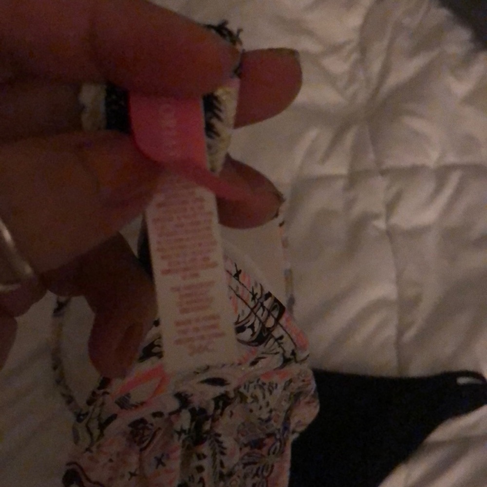 Vs bikini! - Picture 5 of 5
